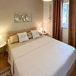 1 Bedroom Gorgeous In Appartement