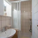 1 Bedroom Gorgeous In Appartement Jesenice (Split-Dalmatia)