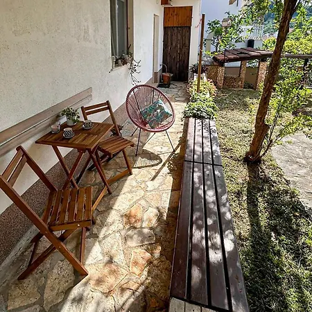 Apartmán 1 Bedroom Gorgeous In Jesenice (Split-Dalmatia)